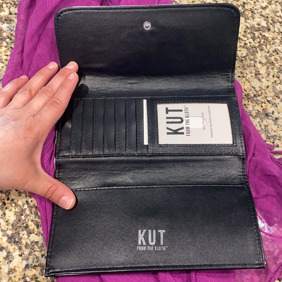 Kut from the kloth NEW striped wallet - no offers on this item - - Picture 2 of 3